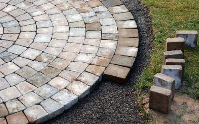 5 Reasons Why Pavers are a Perfect Choice for Your Outdoor Living Space Makeover